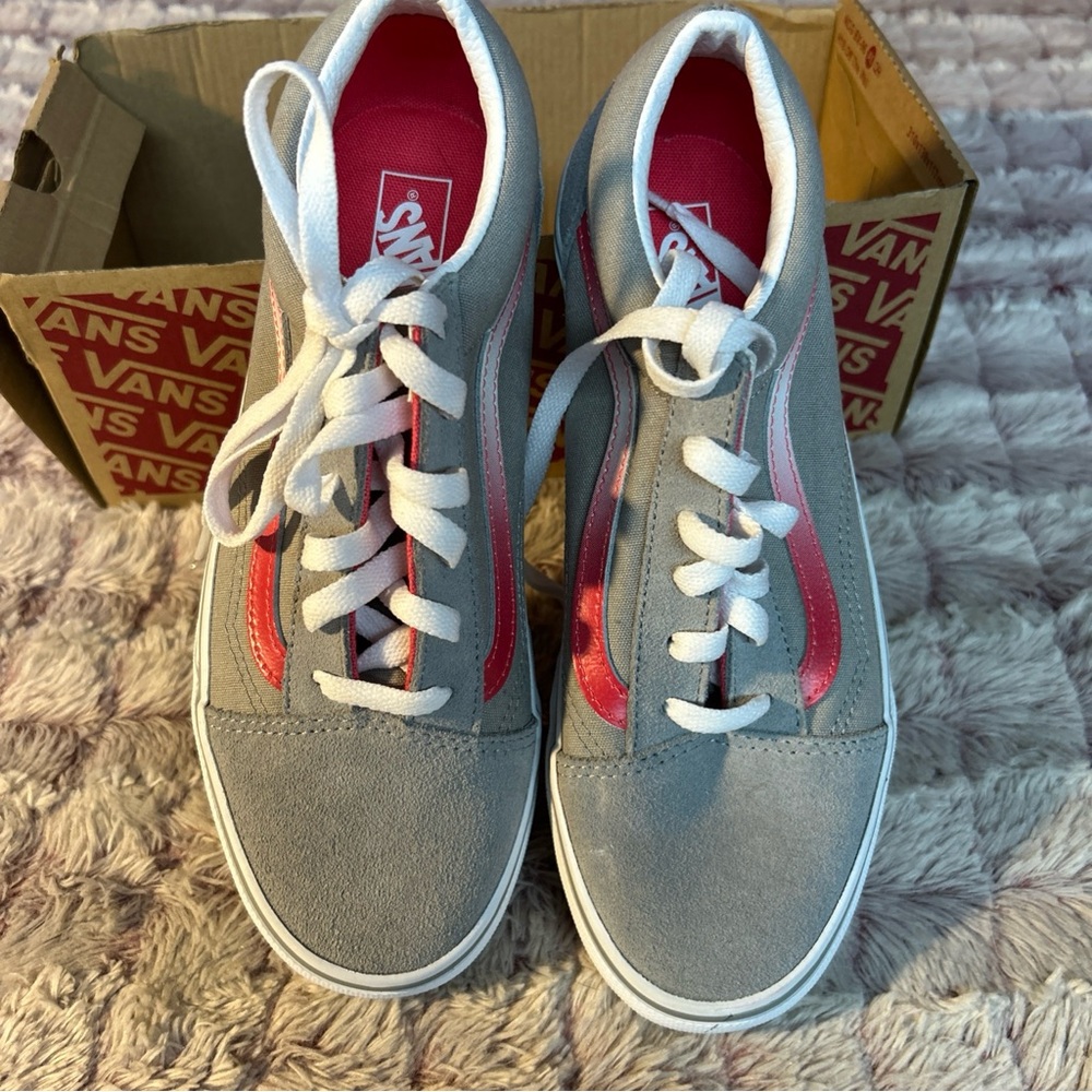 Vans Off The Wall Kids Sneakers
Size 5.5 - Picture 2 of 6